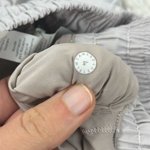 Lululemon Hotty Hot Short *Asym Light Chrome / White / White - Picture 4 of 5